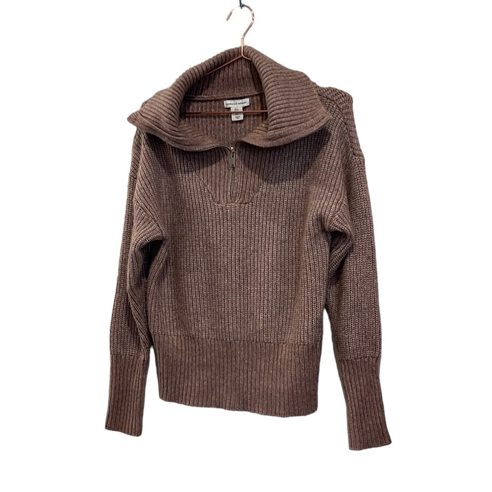Cupcakes & Cashmere Crew Neck Sweater Brown Size small